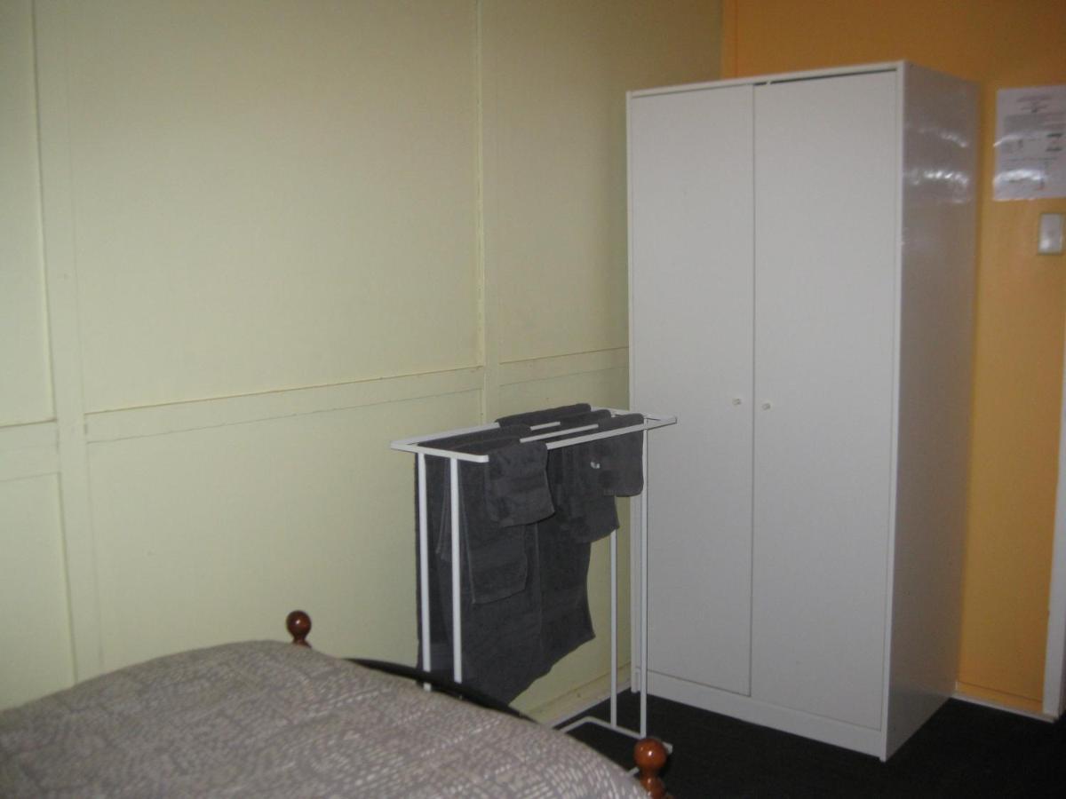 Australian Hotel Winton Budget Hotel Accommodation المظهر الخارجي الصورة