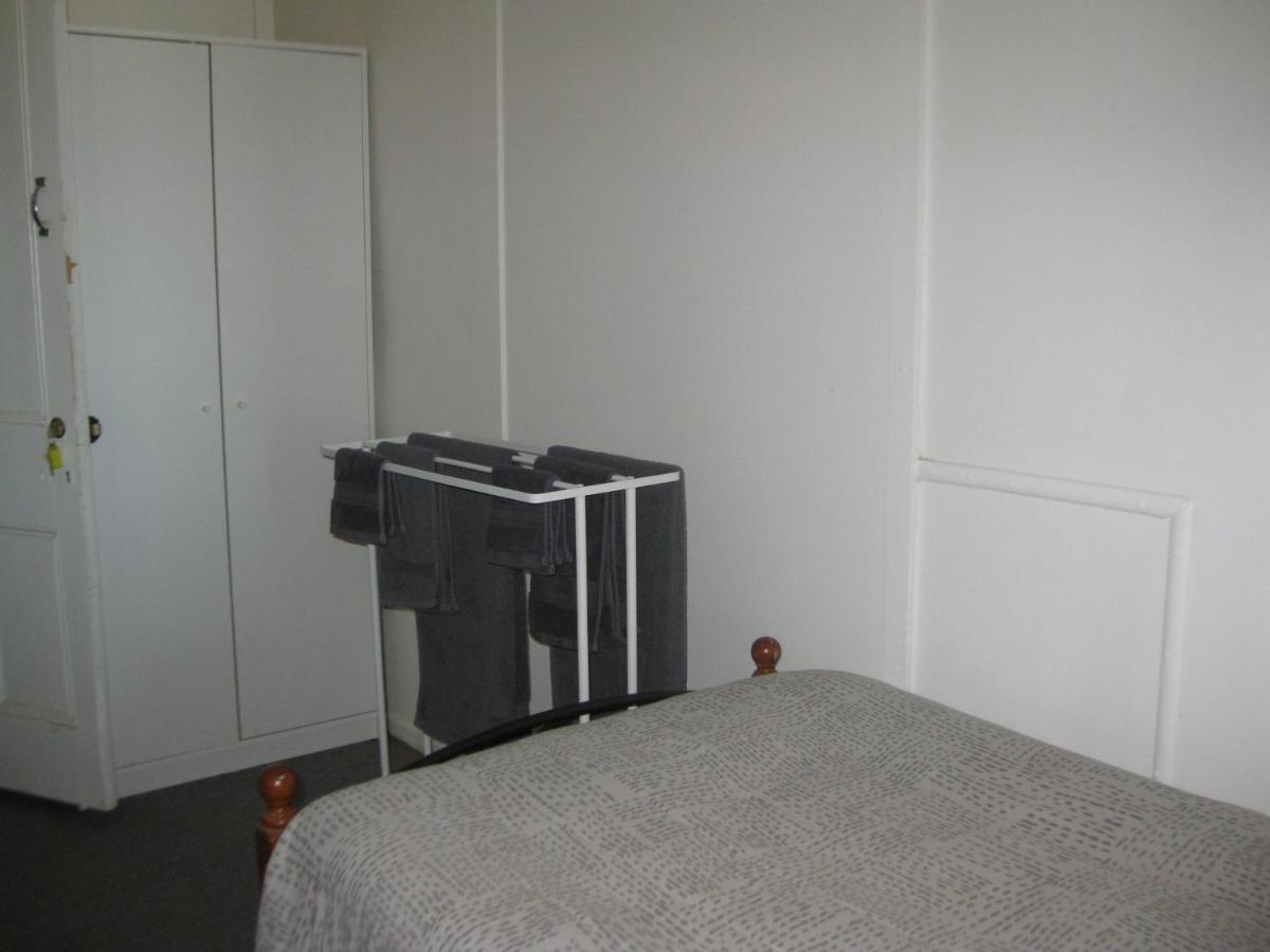 Australian Hotel Winton Budget Hotel Accommodation المظهر الخارجي الصورة